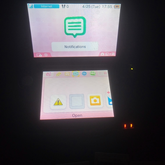 Blue 3ds xl and 5 games in carrying case - Picture 2 of 4